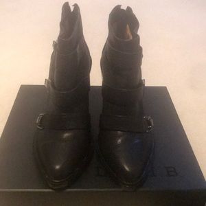 Beautiful LAMB Toby black bootie size 7.5